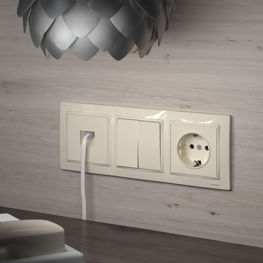 Рамка из поликарбоната Werkel Snabb basic на 3 поста Слоновая кость W0032003 — изображение 2